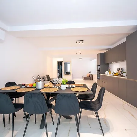 Vela Blu The Lyric Sliema