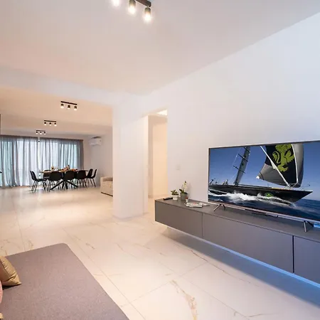 Vela Blu The Lyric Daire Sliema