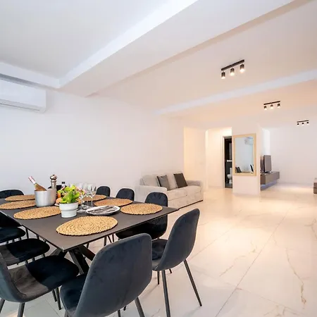 Vela Blu The Lyric Sliema