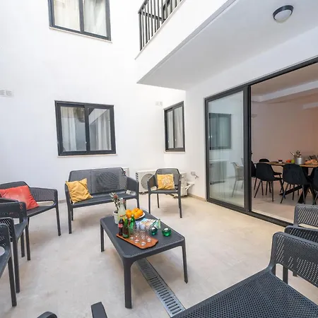 Vela Blu The Lyric Sliema