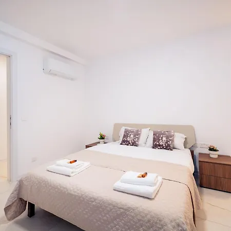 Vela Blu The Lyric Sliema