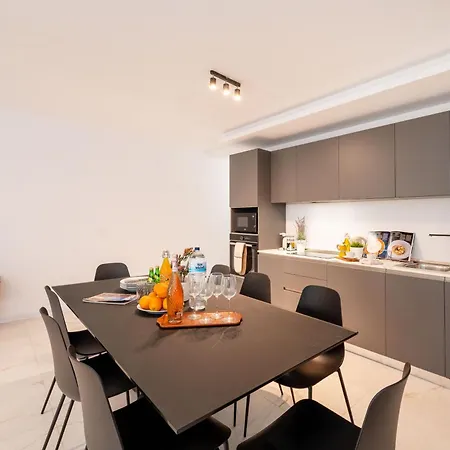 Vela Blu The Lyric * Sliema