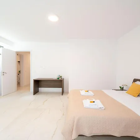 Vela Blu The Lyric Daire Sliema